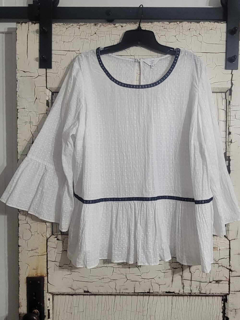 Crown & Ivy White Linen Swiss Dot Blue Crochet Trim Bell Sleeve Tunic Blouse 2X